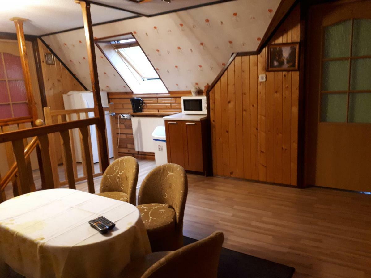 Olsik Apartment Bialowieza Bagian luar foto